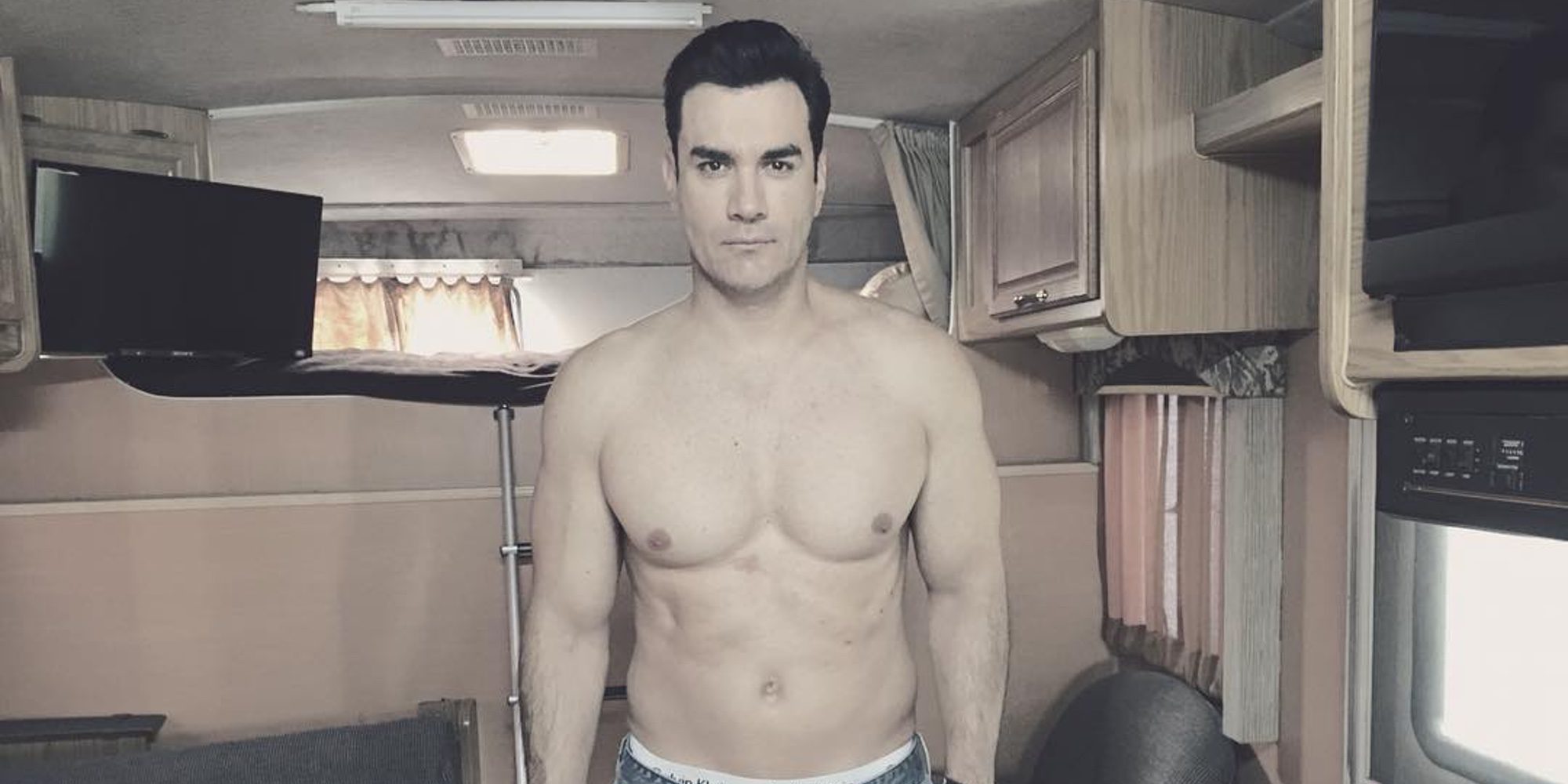 Se vuelve a filtrar una foto de David Zepeda completamente desnudo