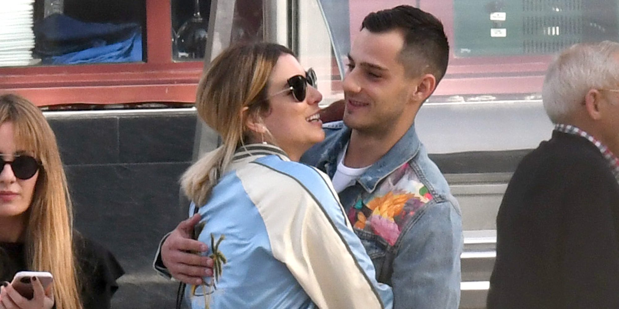 Besos, sonrisas y abrazos: Blanca Suárez y Joel Bosqued, más enamorados que nunca en Málaga