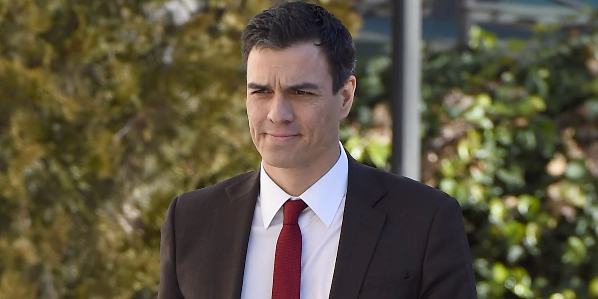 Pedro Sánchez se despeja de su 'combate' con Susana Díaz en un concierto de Lori Meyers