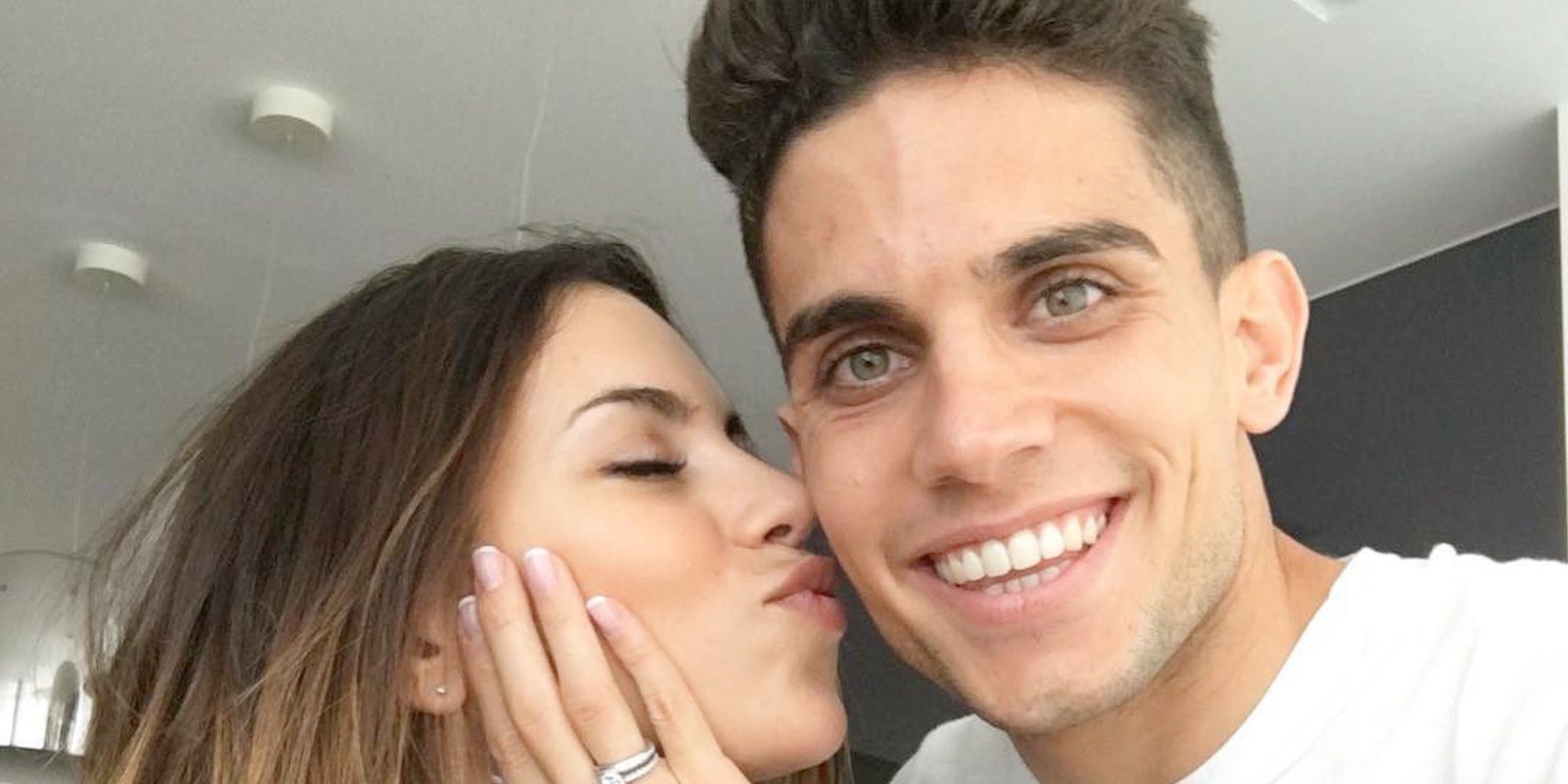 Marc Bartra tranquiliza a sus fans: "Como veis, estoy mucho mejor"