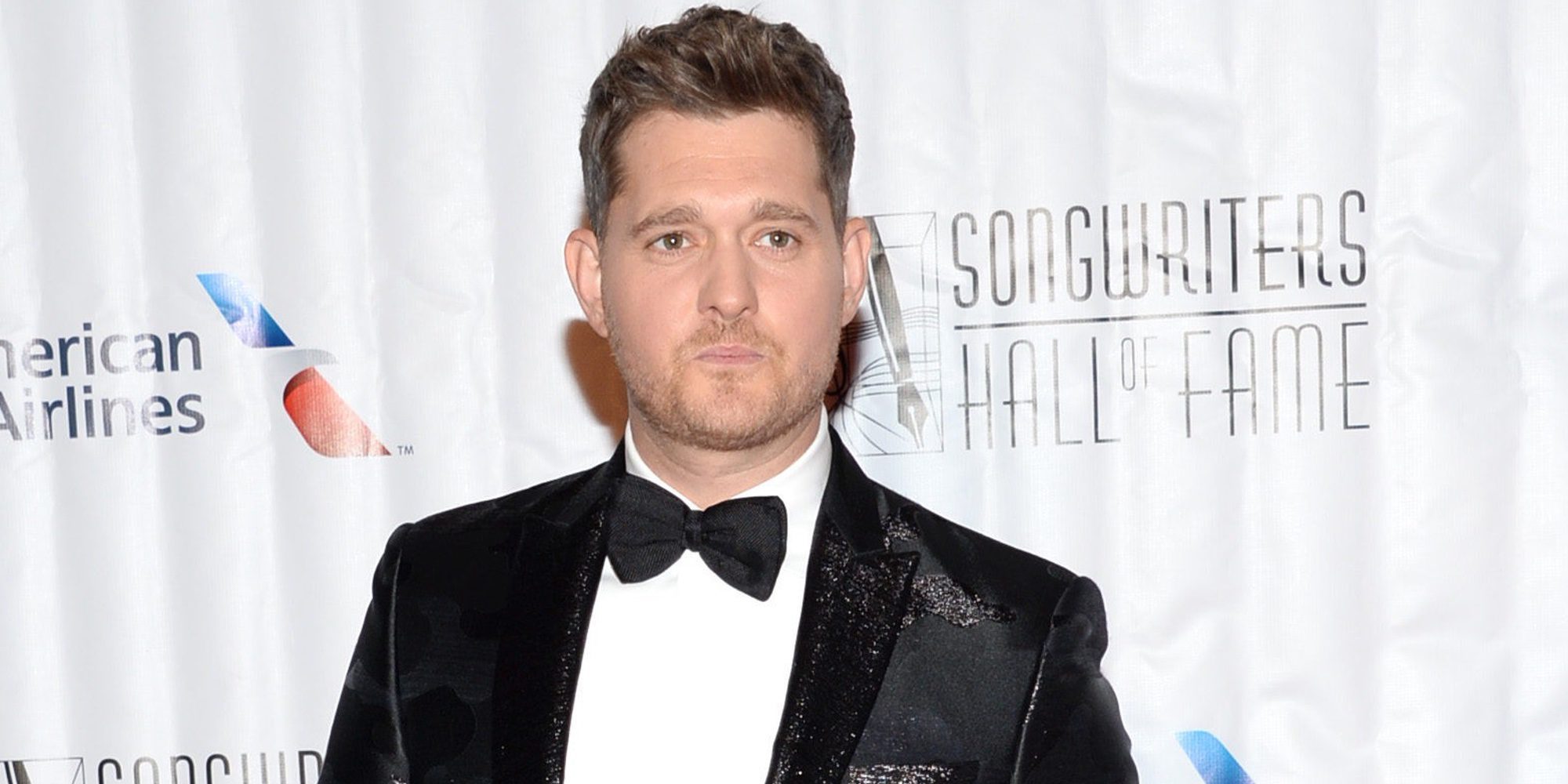 Michael Bublé reaparece en los escenarios tras anunciar la recuperación de su hijo Noah