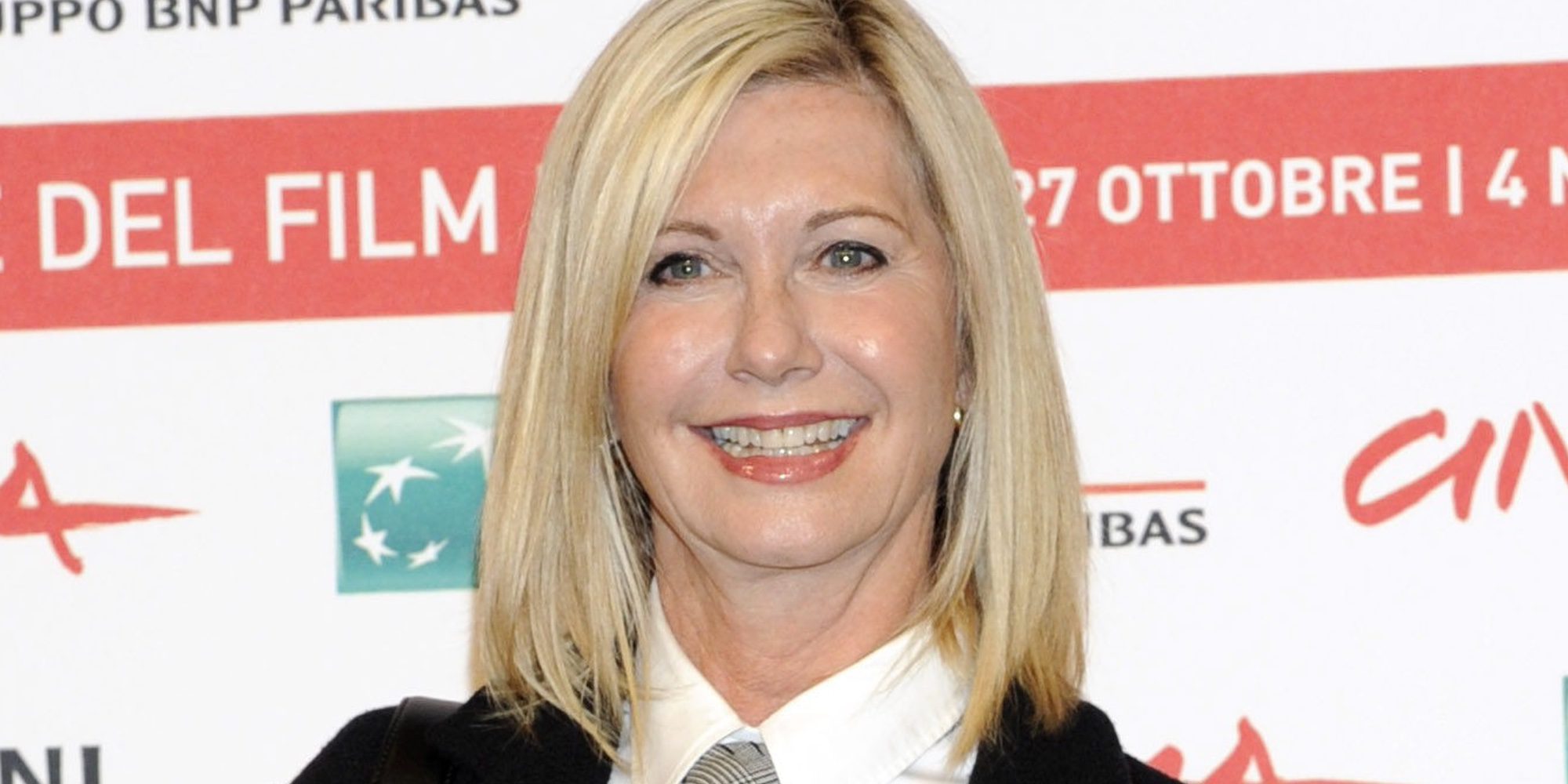 Olivia Newton-John combatirá el cáncer con medicina tradicional y aceite de cannabis