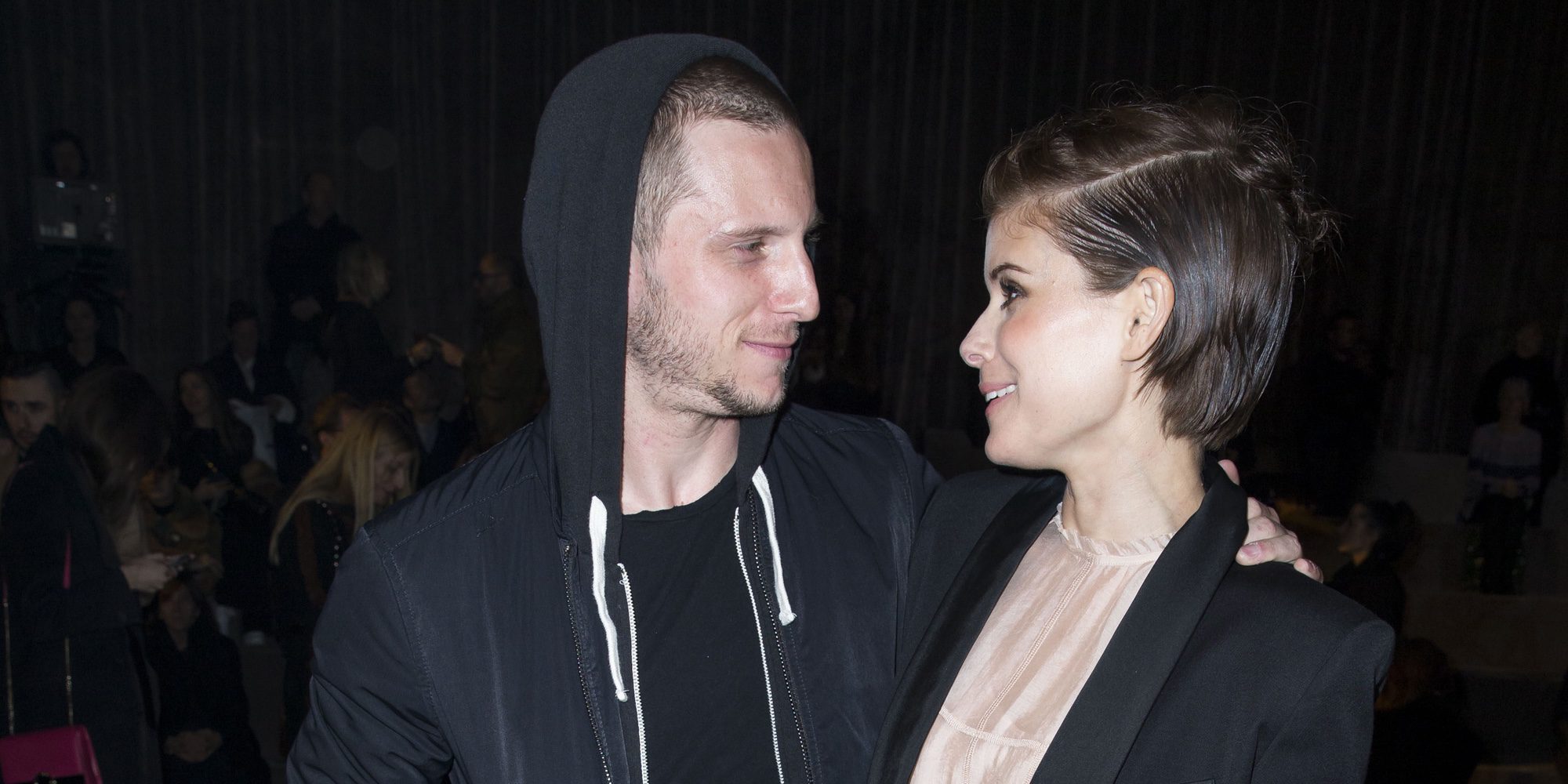 Kate Mara habla sobre su futura boda con Jamie Bell: "Él se está encargando de todo los preparativos"