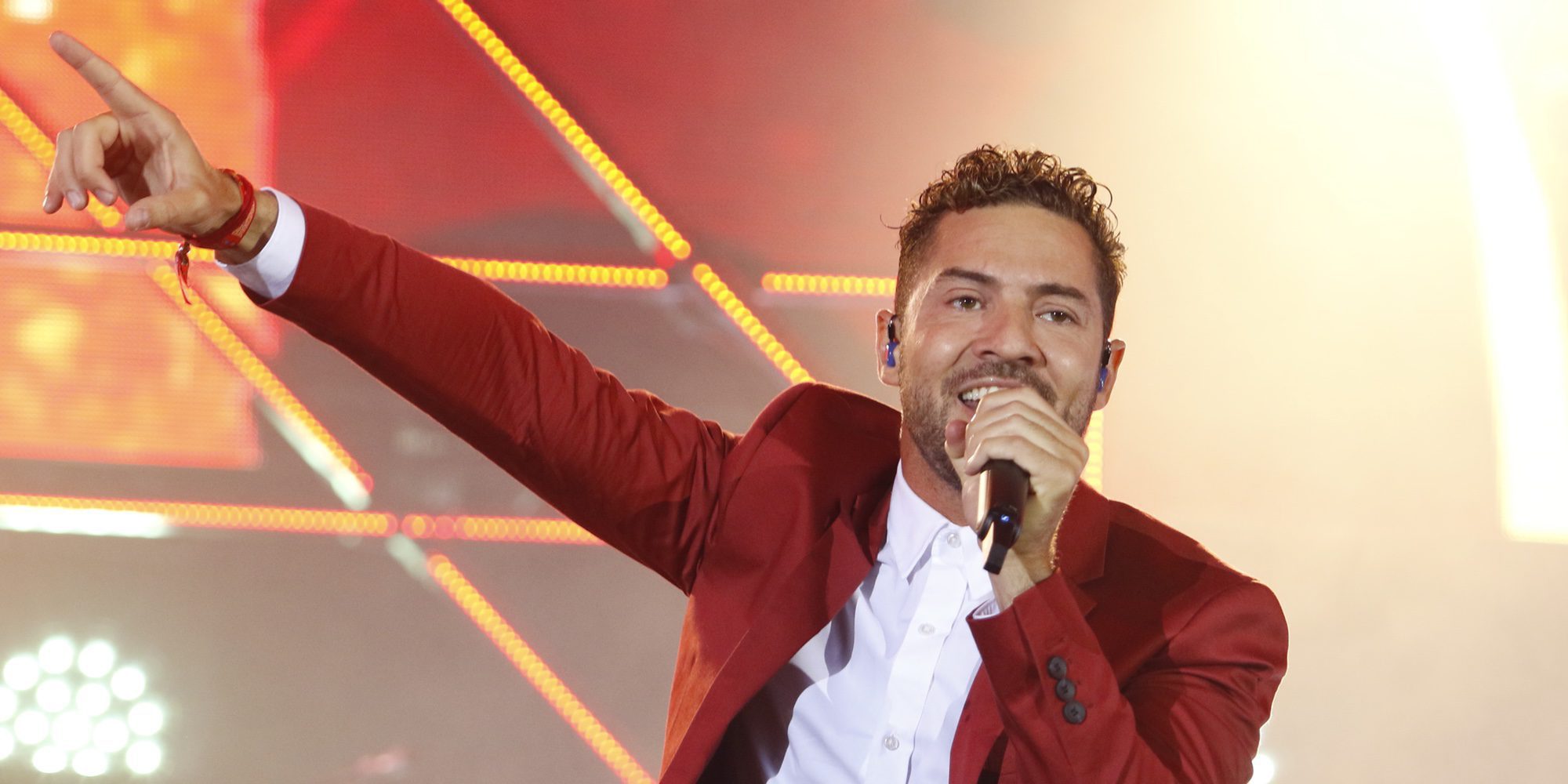 David Bisbal, más enamorado que nunca, le dedica una canción a Rosanna Zanetti en su concierto de Barcelona