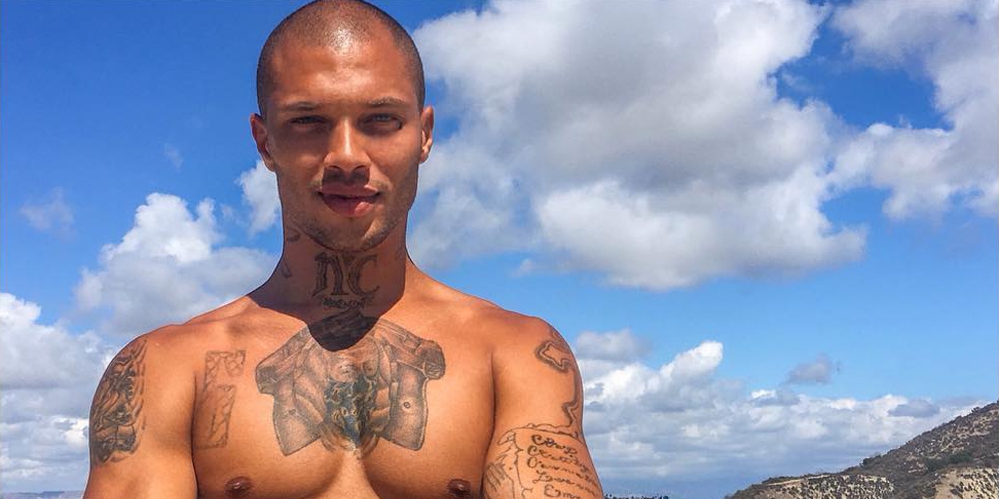 Jeremy Meeks y su nueva novia Chloe Green, muy enamorados en una piscina de Los Ángeles