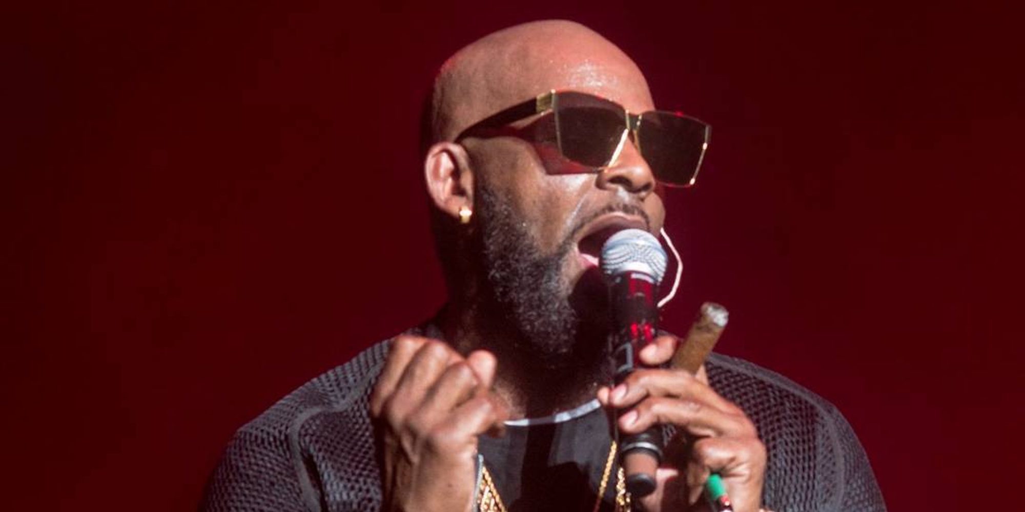 El rapero R. Kelly, acusado de retener y abusar sexualmente de seis jóvenes