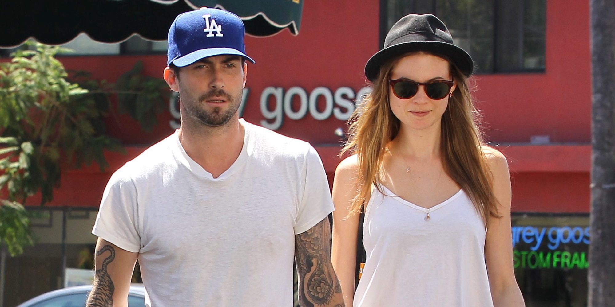 Behati Prinsloo celebra su tercer aniversario de boda con Adam Levine