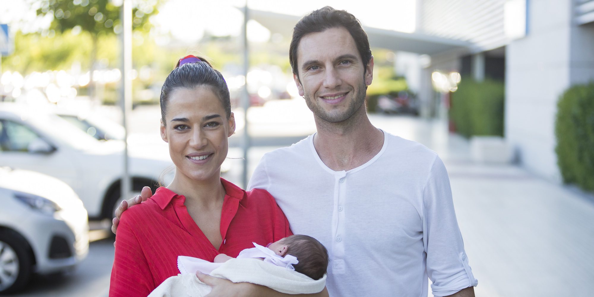 Ana Bono y su novio Gabriel Funes presentan a su hija Anita