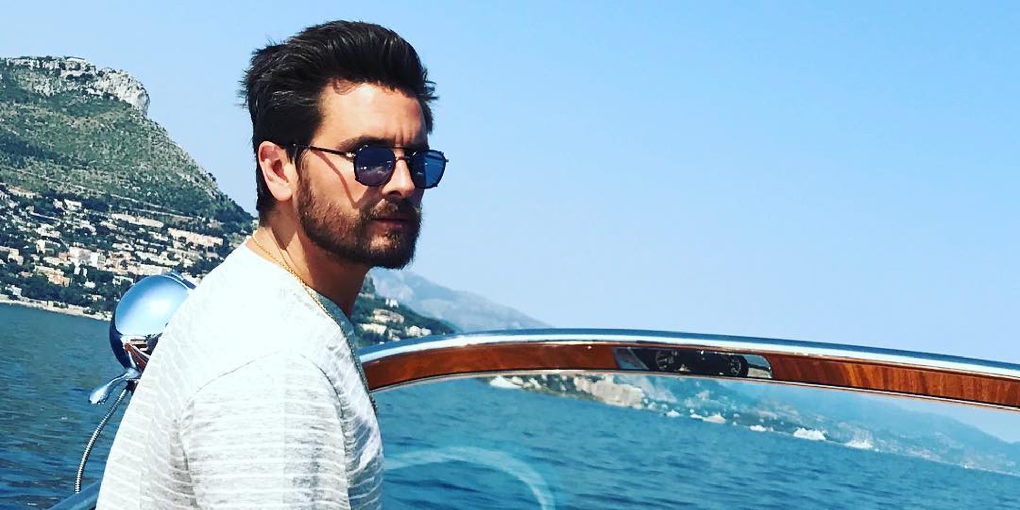 Scott Disick se emborracha y pide favores sexuales desesperadamente