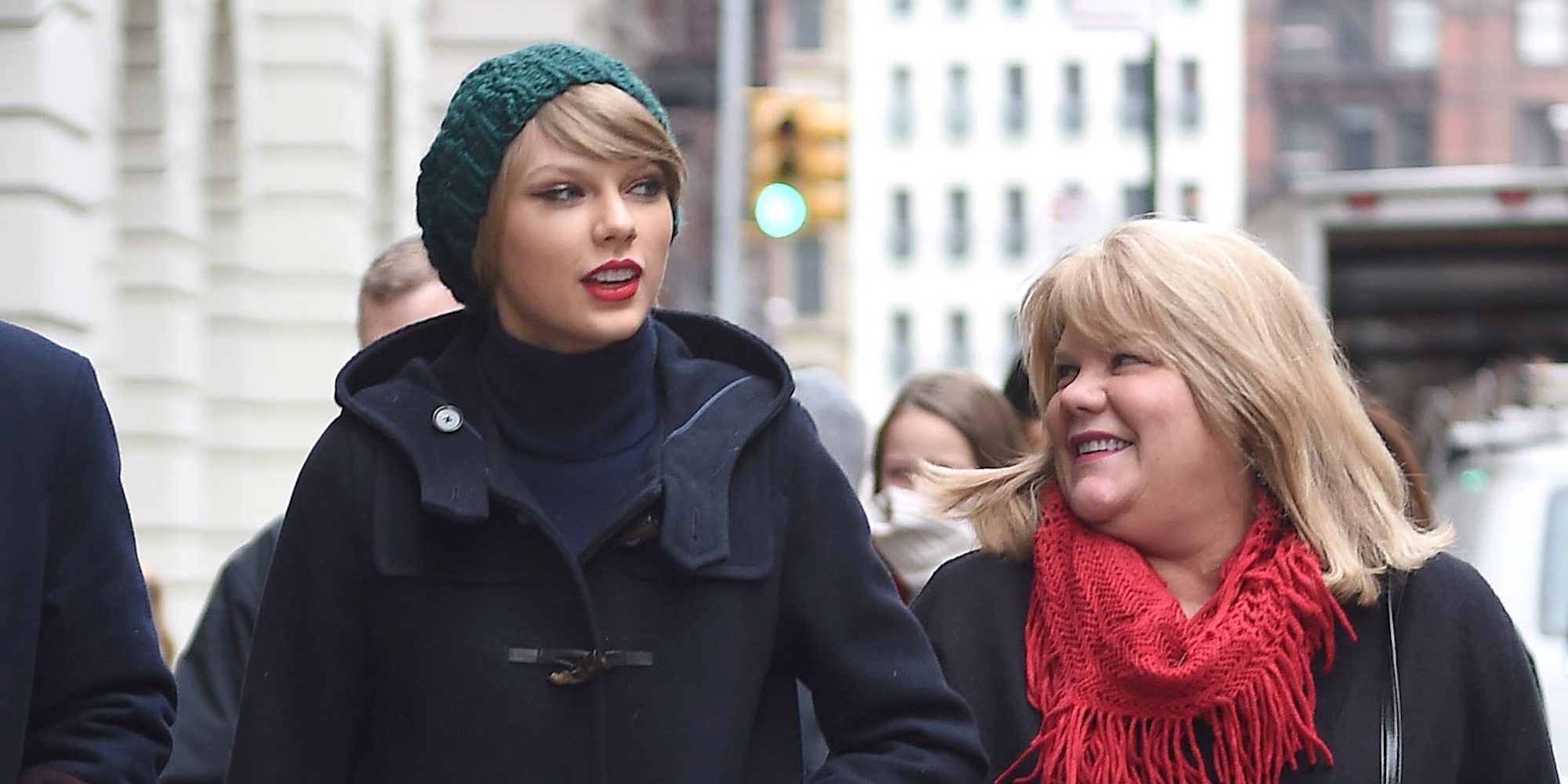 La madre de Taylor Swift, entre lágrimas en el juicio contra David Mueller: "Ese tipo la agredió sexualmente"