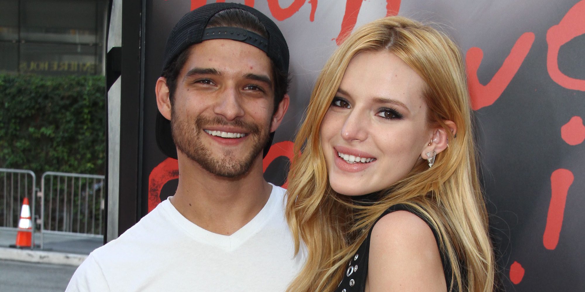 Bella Thorne y su exnovio Tyler Posey vuelven a verse las caras en el backstage de los Teen Choice 2017