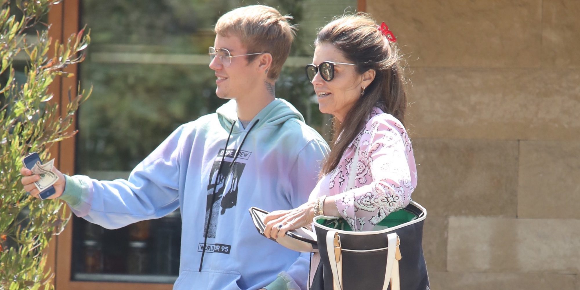 Justin Bieber se va de comida con Maria Shirver, la exmujer de Arnold Schwarzenegger