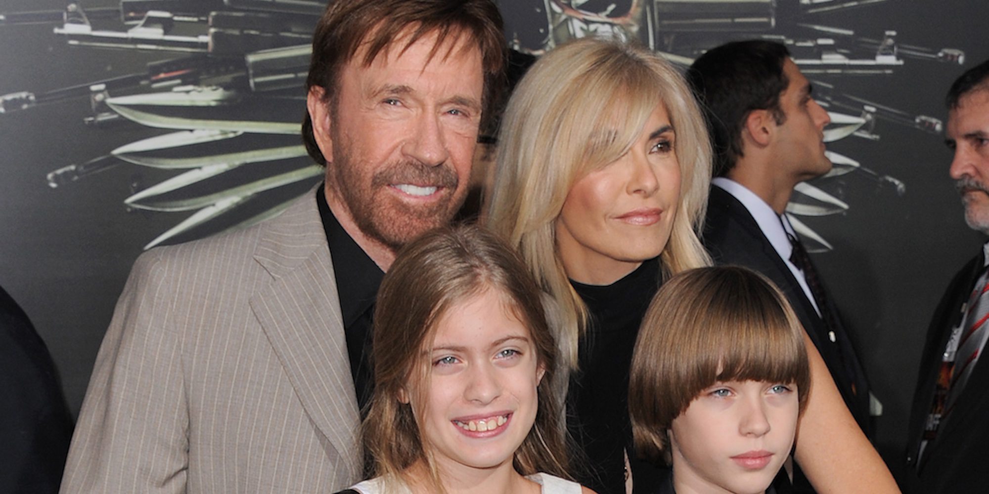 Chuck Norris se recupera de dos infartos que sufrió en menos de una hora