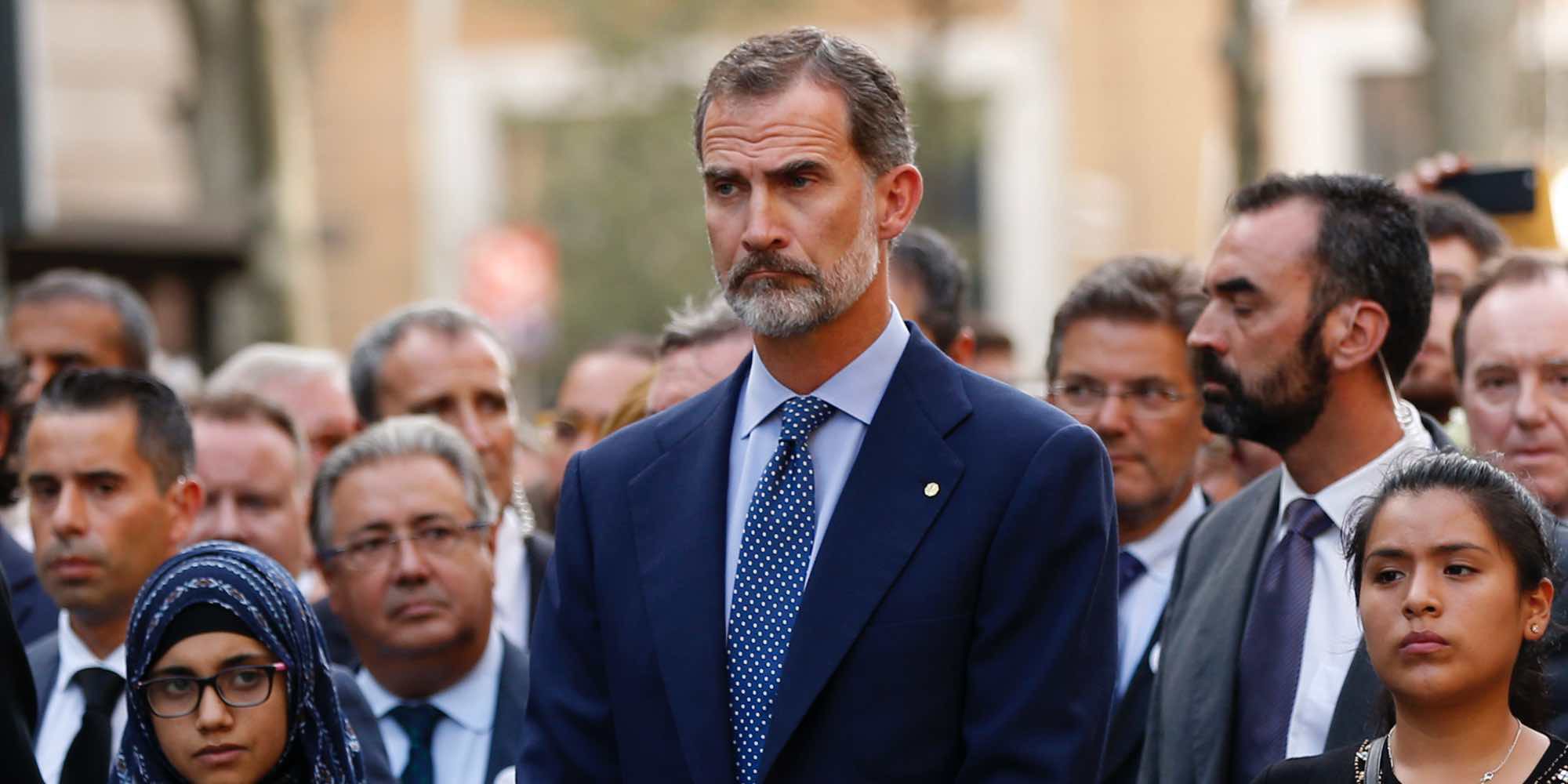 El temple del Rey Felipe frente a los abucheos sufridos en la manifestación antiterrorista de Barcelona