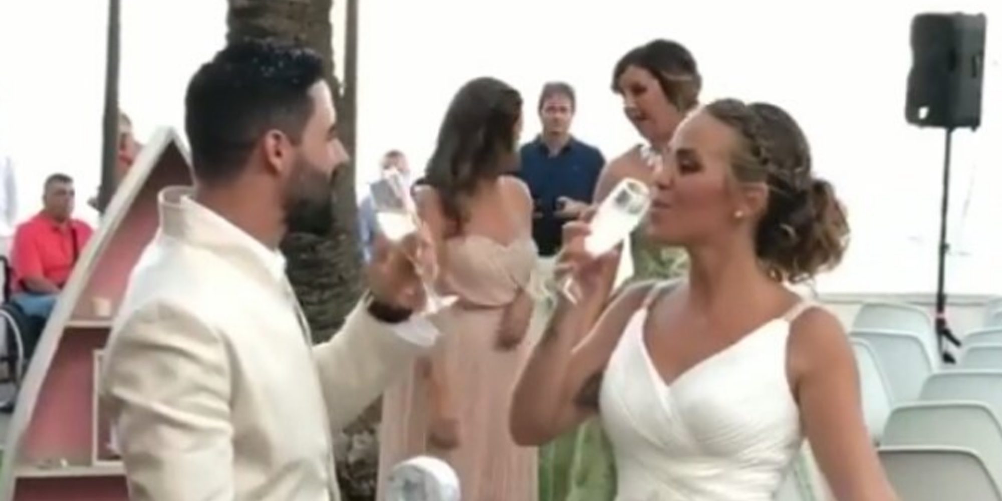 Así fue la especial y divertida boda de Yoli y Jonathan ('GH15') en la costa de Altea