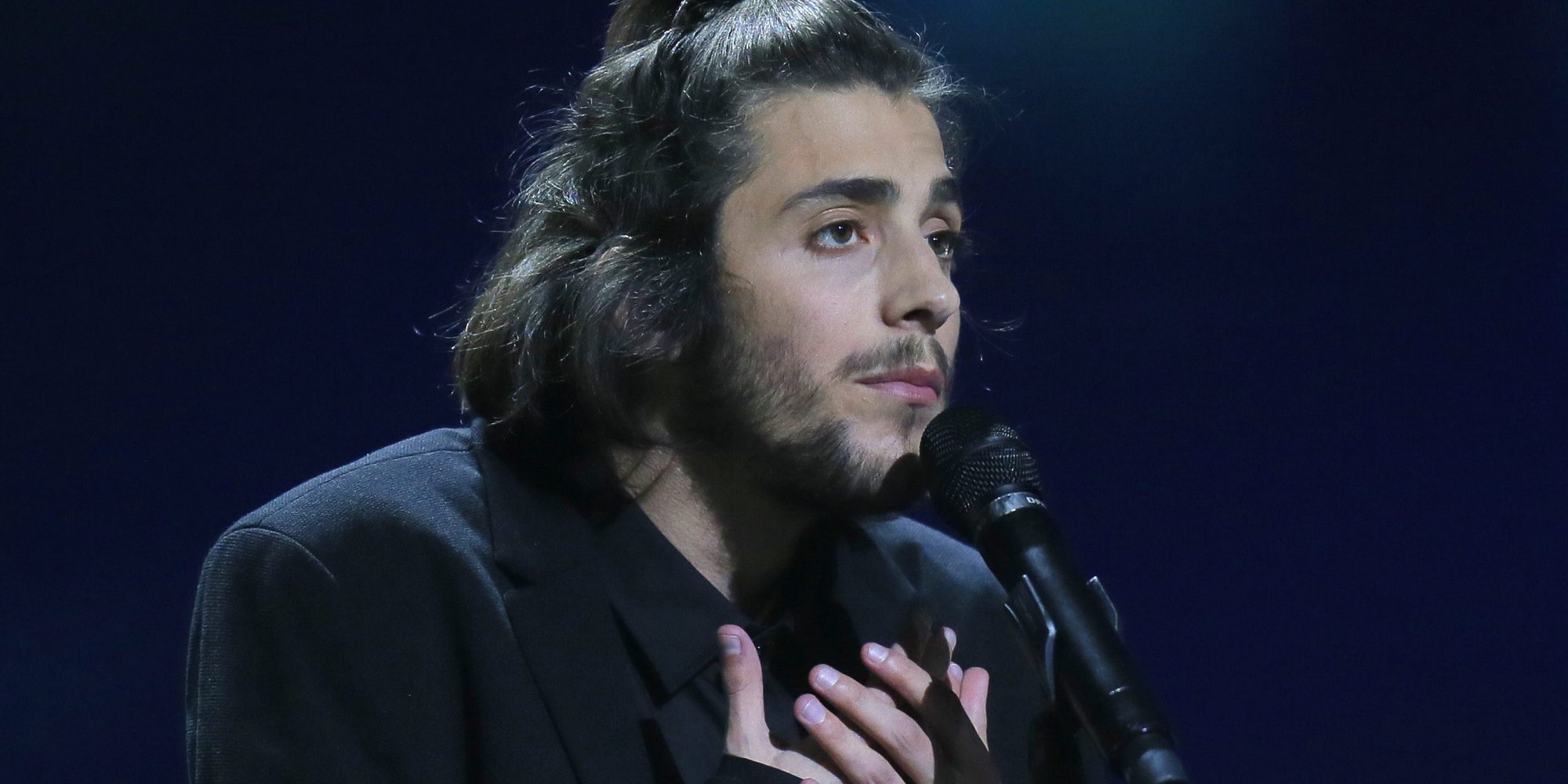 Salvador Sobral se despide de los escenarios entre lágrimas debido a su grave enfermedad de corazón