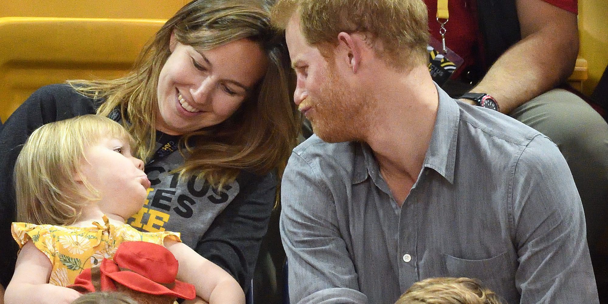 El Príncipe Harry muestra su faceta más tierna, paternal y divertida en los Invictus Games