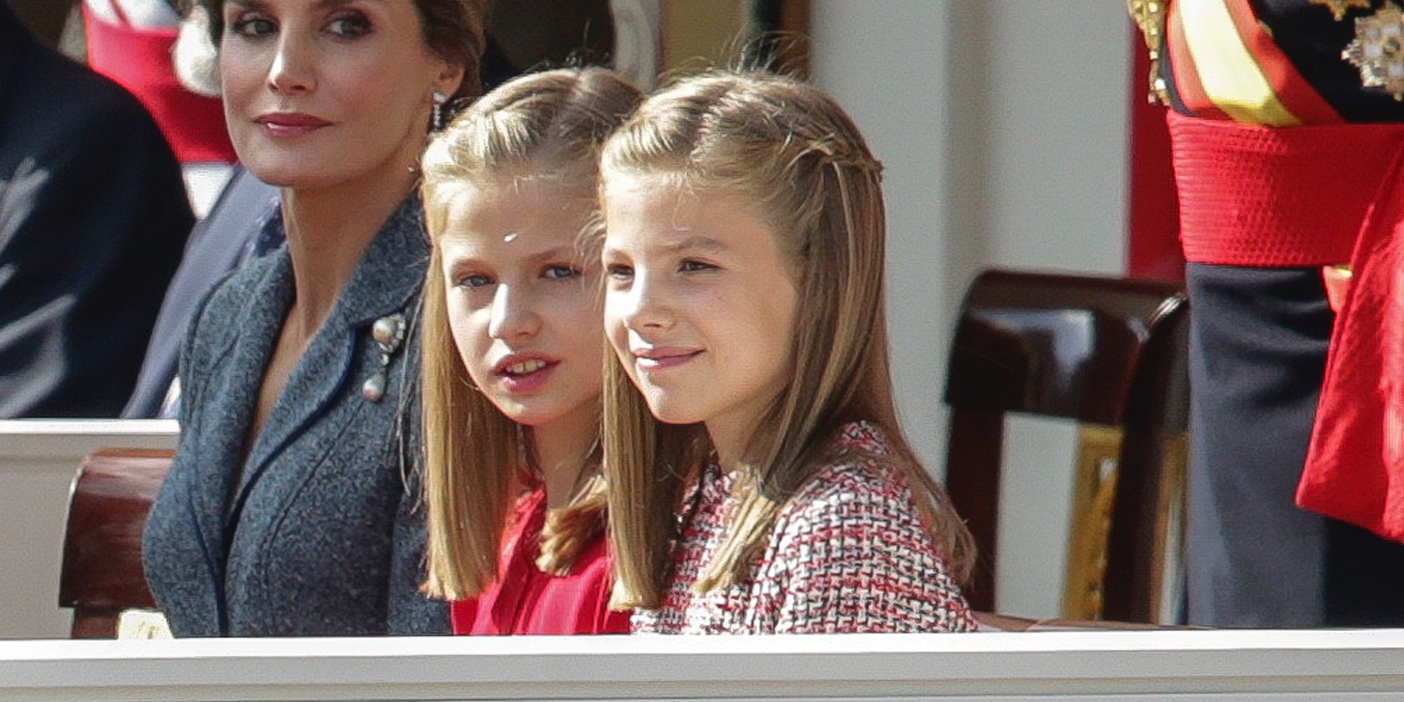 La sonrisas de Leonor y Sofía alegran el Día de la Hispanidad más duro para los Reyes Felipe y Letizia