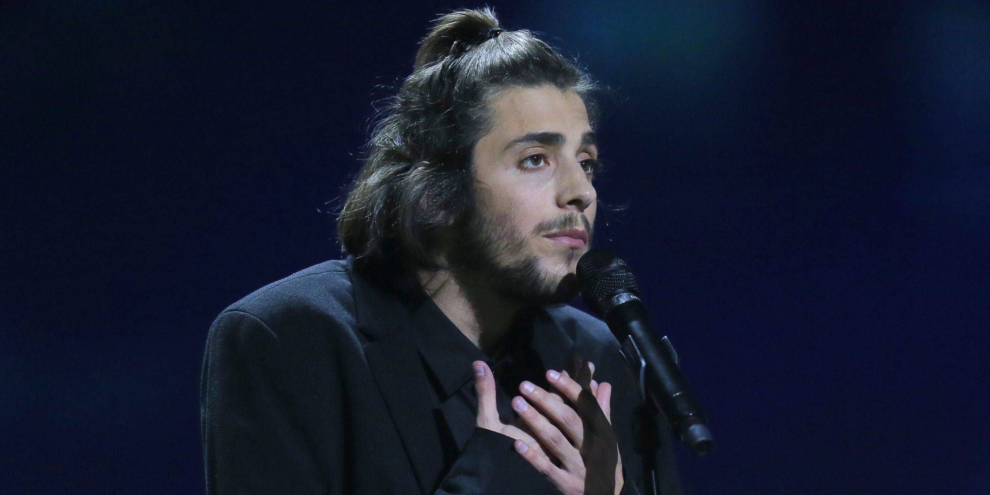 Salvador Sobral está unido a un corazón artificial a la espera de un trasplante