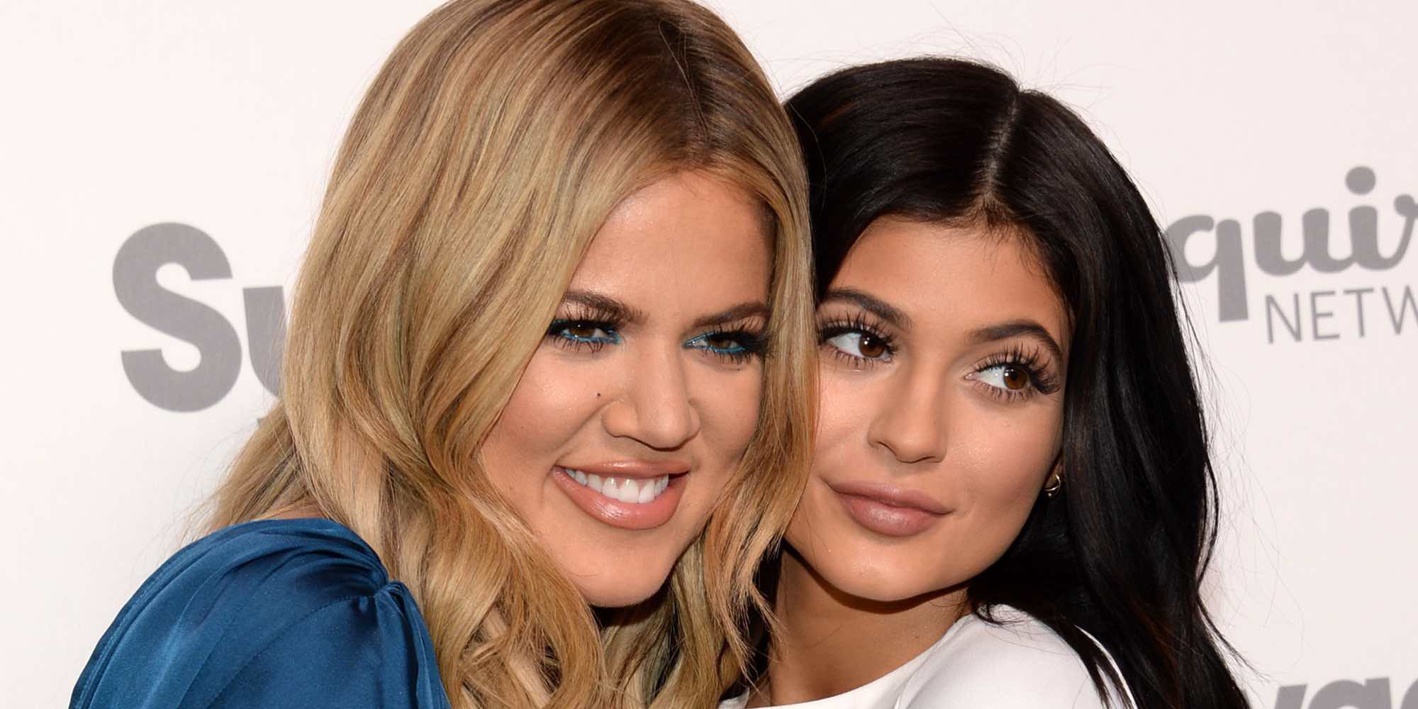 Kylie Jenner y Khloe Kardashian presentan a sus bebés