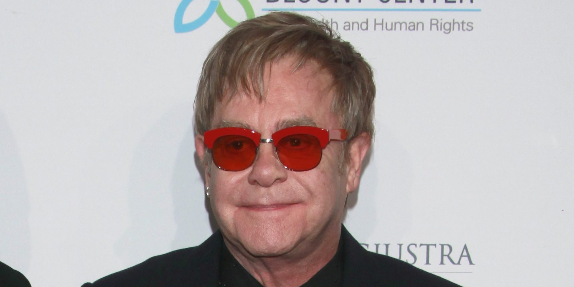 Muere la madre de Elton John: el cantante se había reencontrado con ella después de 9 años