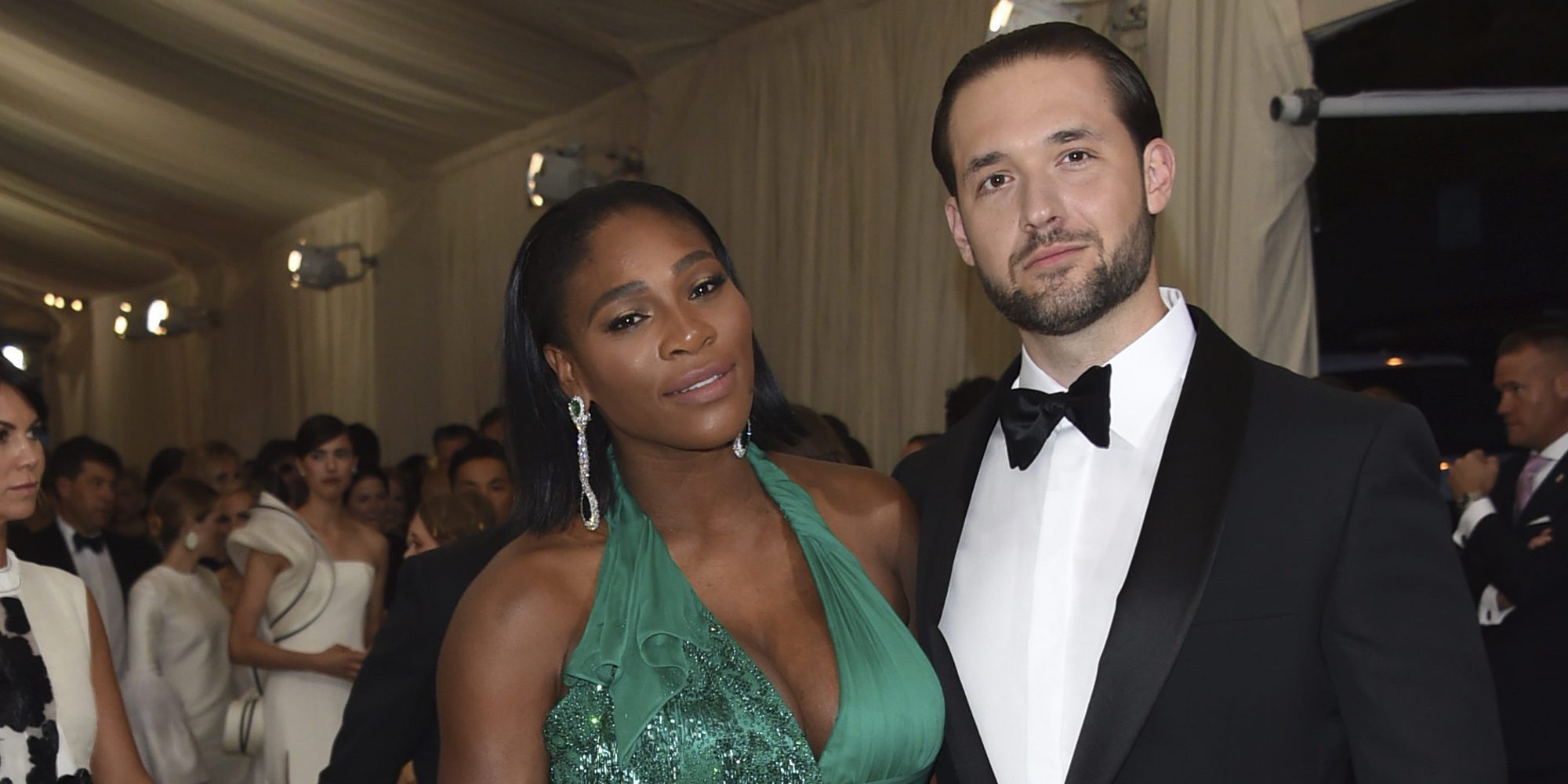 Serena Williams vuelve a las pistas de tenis por una buena causa tras ser madre