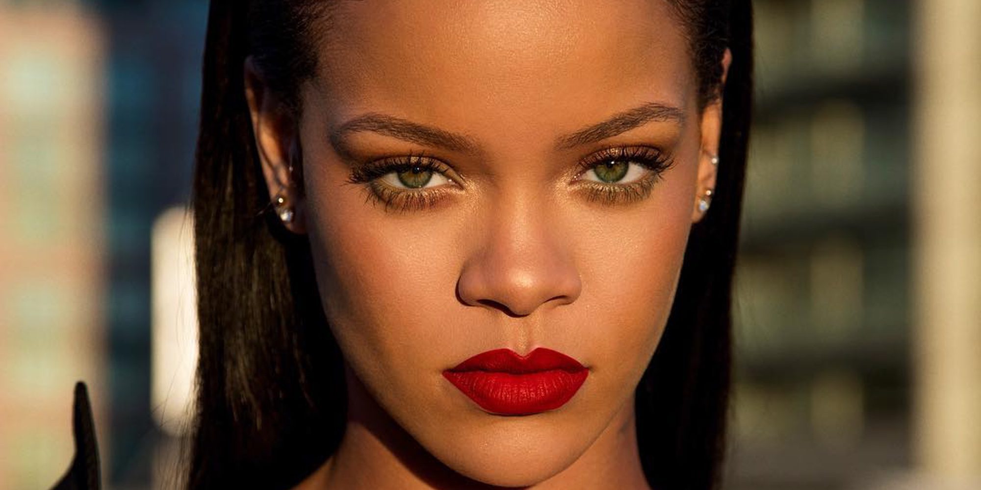 Rihanna, rota de dolor tras el asesinato de su primo de 21 años