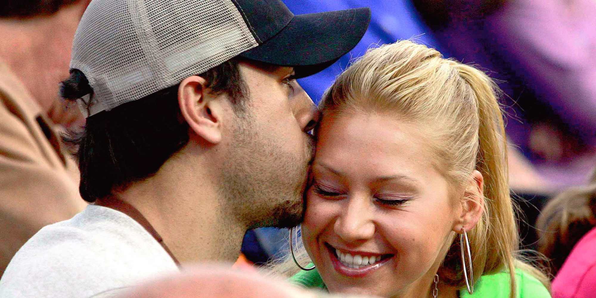 Anna Kournikova lo da todo a ritmo de Enrique Iglesias tras el nacimiento de sus mellizos