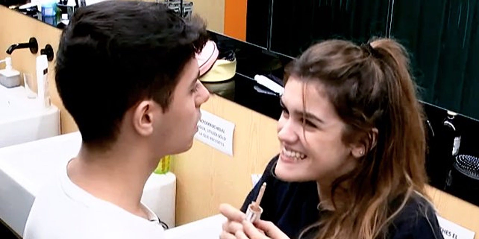 Amaia y Alfred de OT2017, pura pasión y muchas risas en su sesión de maquillaje