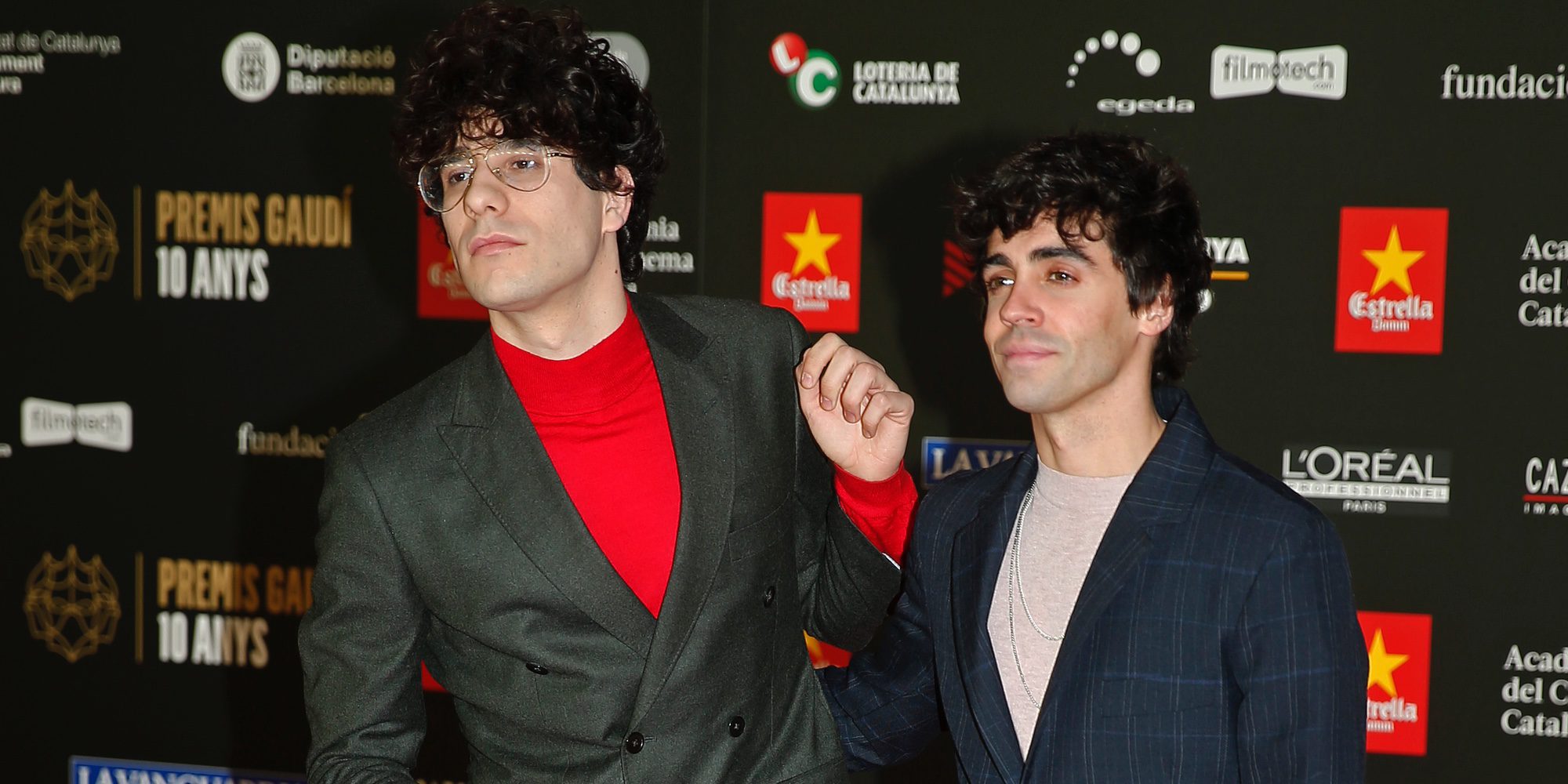 Los Javis protagonizan un beso viral junto a Dulceida y Alba Paul Ferrer en los Premios Gaudí 2018