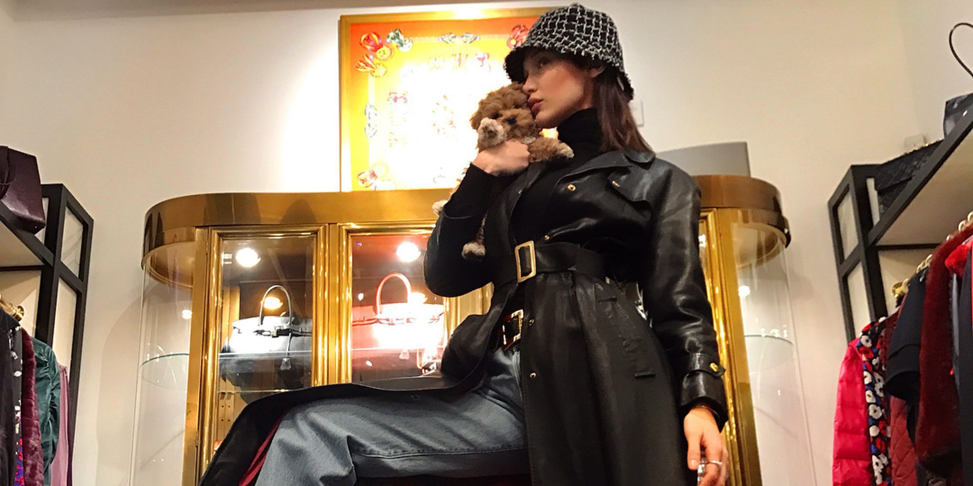 Bella Hadid se desnuda en Instagram junto a su nuevo perro