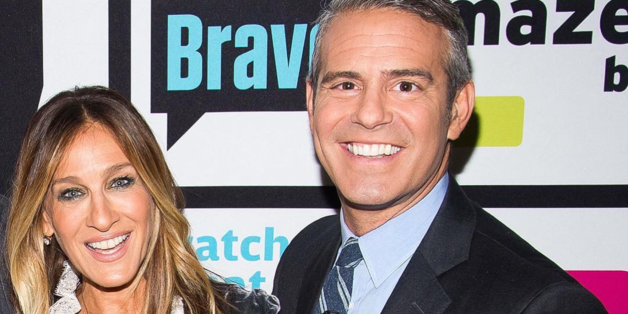 Andy Cohen defiende a su amiga Sarah Jessica Parker de los ataques de Kim Cattrall en las redes sociales