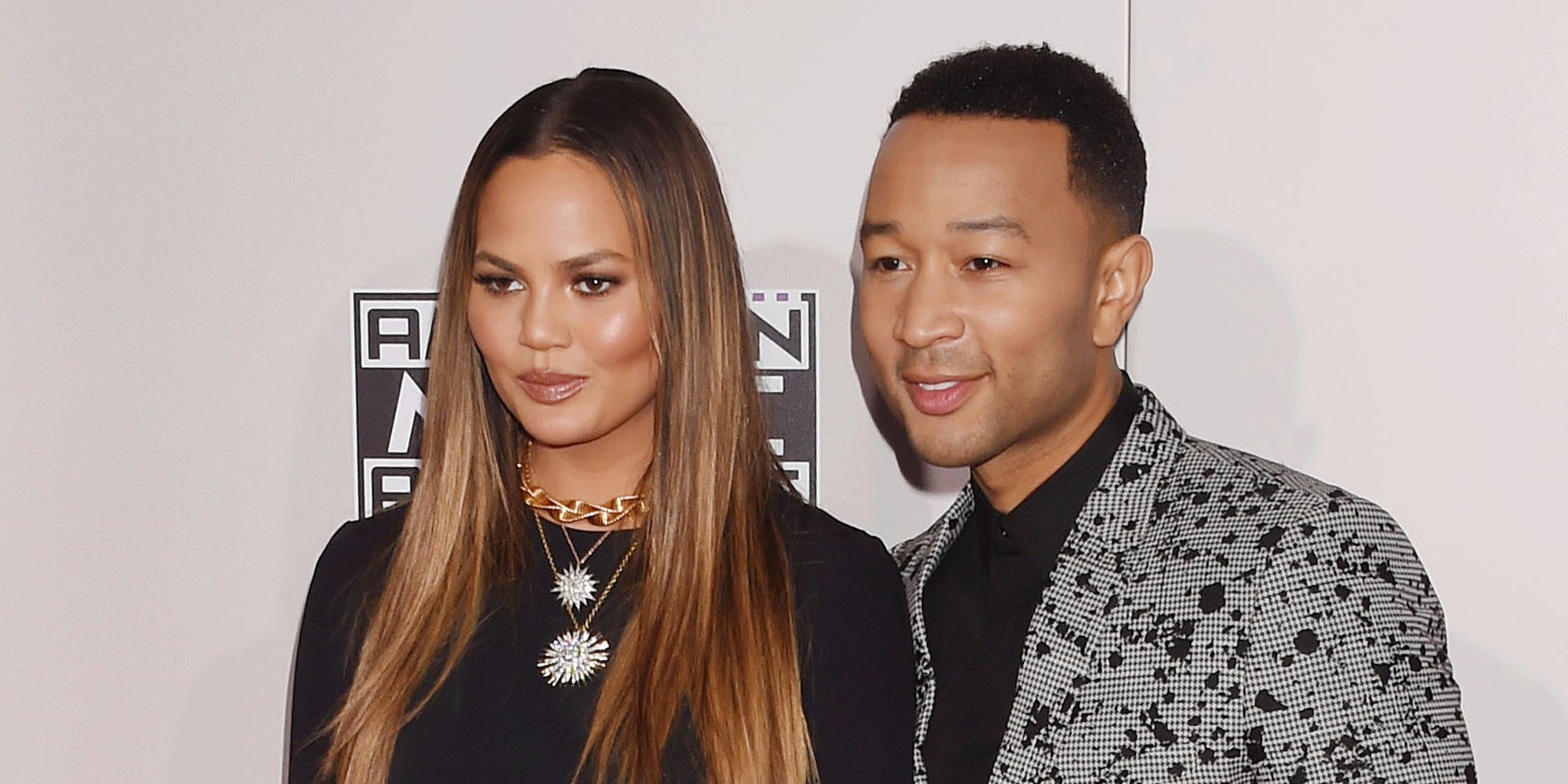 Chrissy Teigen comparte la primera ecografía de su segundo embarazo