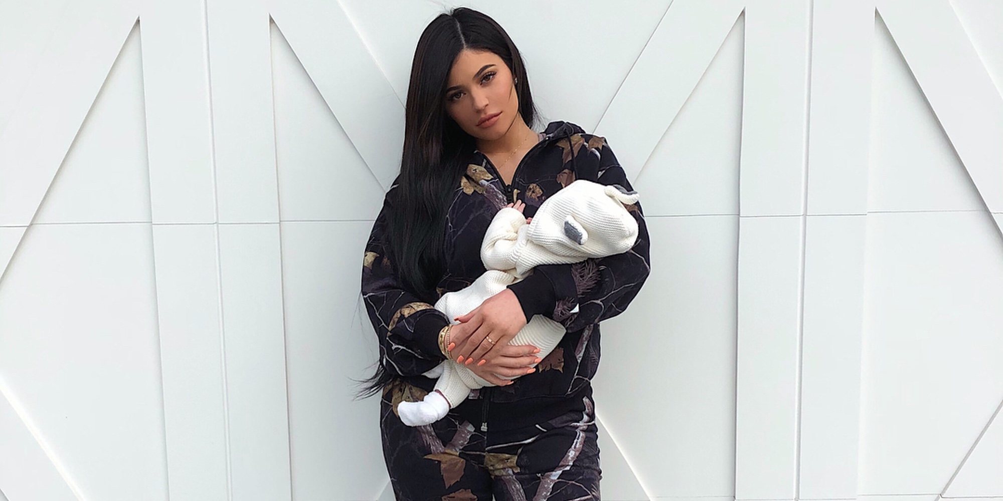 Kylie Jenner comparte la primera foto de cara de su hija Stormi