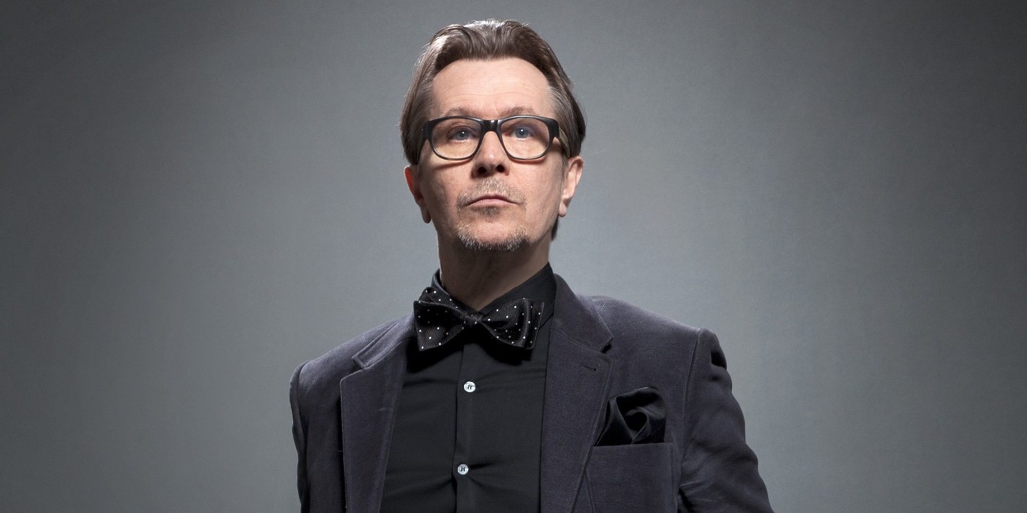 El hijo de Gary Oldman niega las acusaciones de maltrato vertidas por su madre, Donya Fiorentino