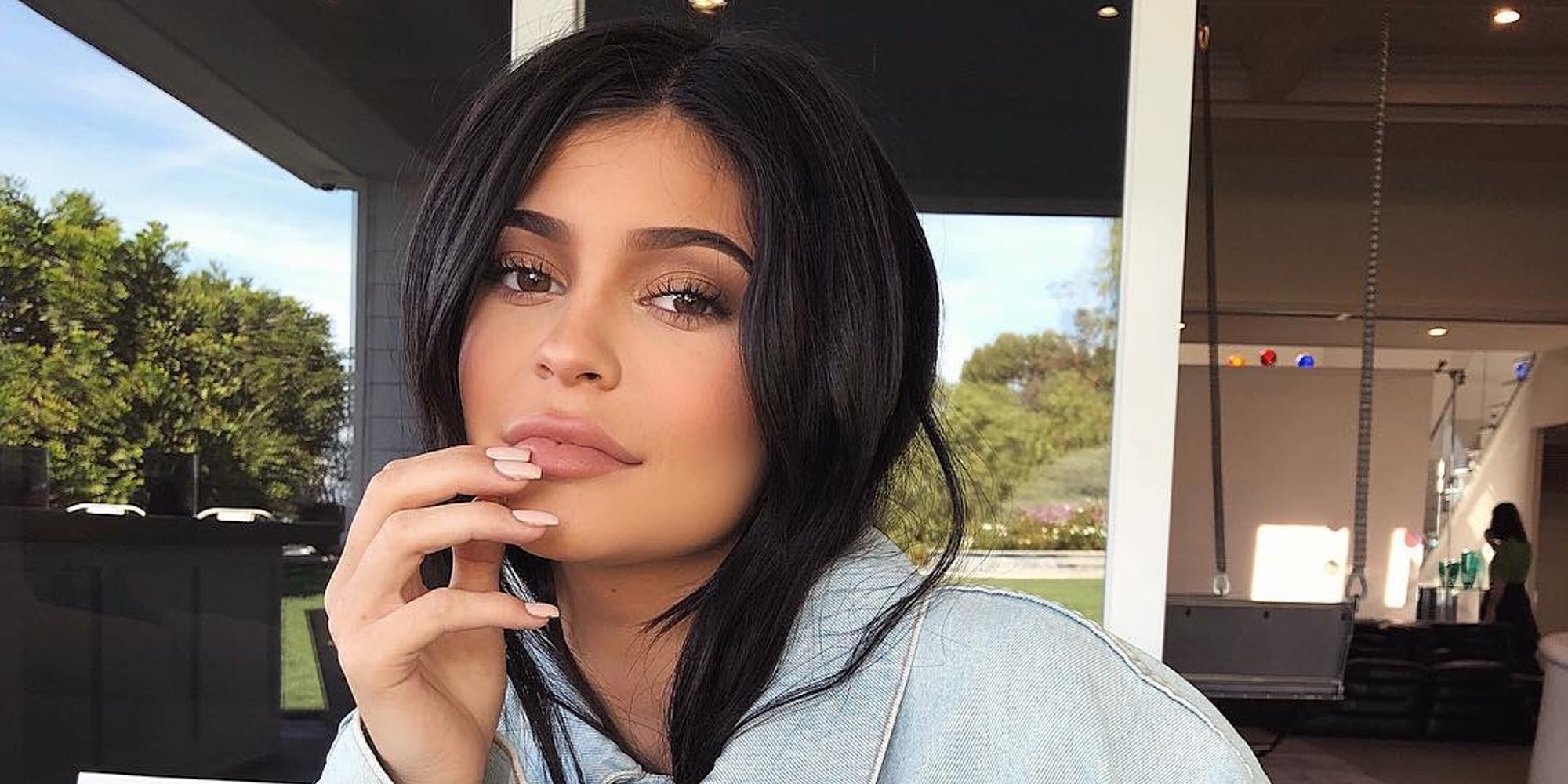 Kylie Jenner sube la primera foto de Stormi con su bisabuela