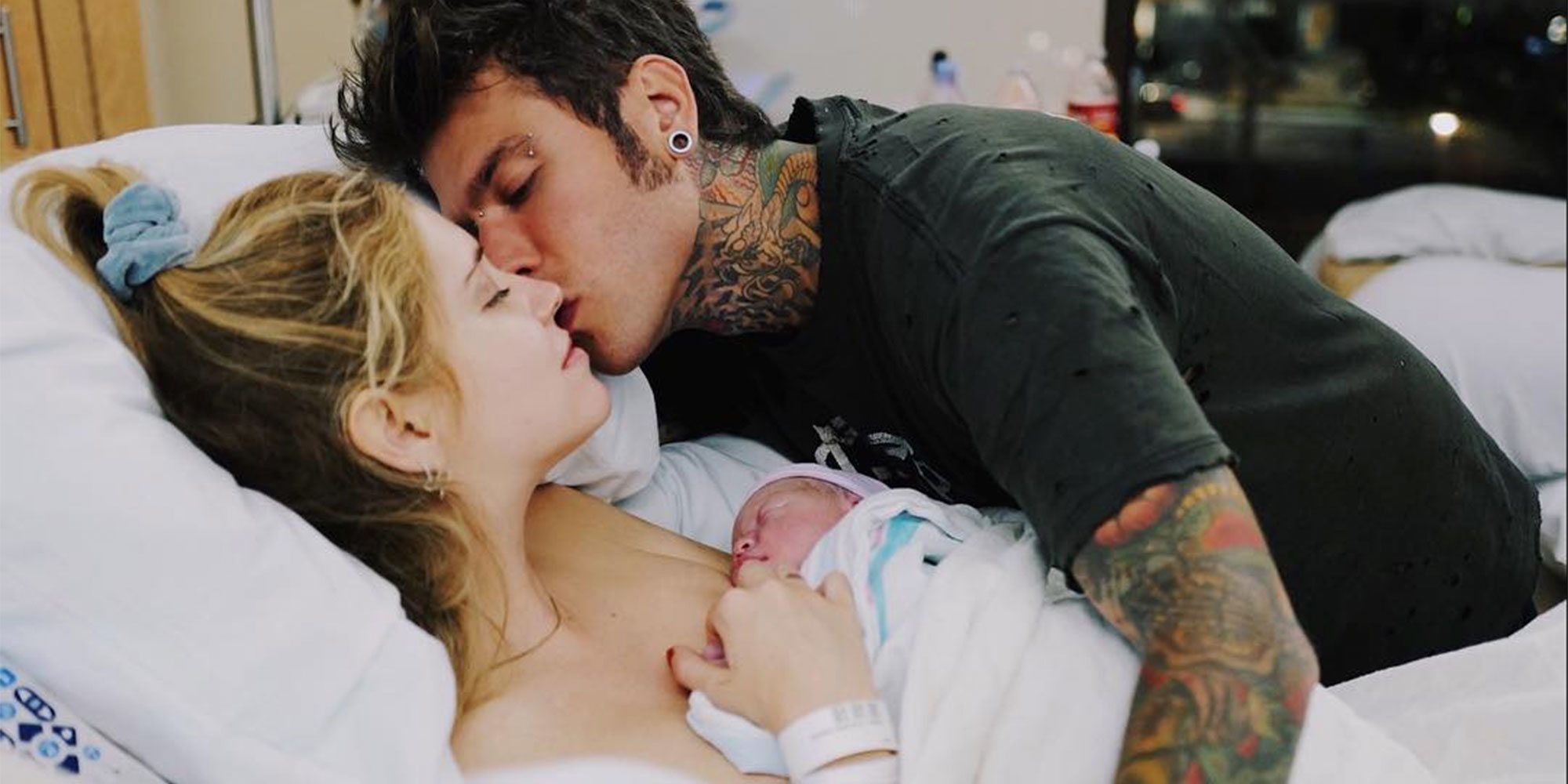 Chiara Ferragni y Fedez comparten la primera foto de su hijo