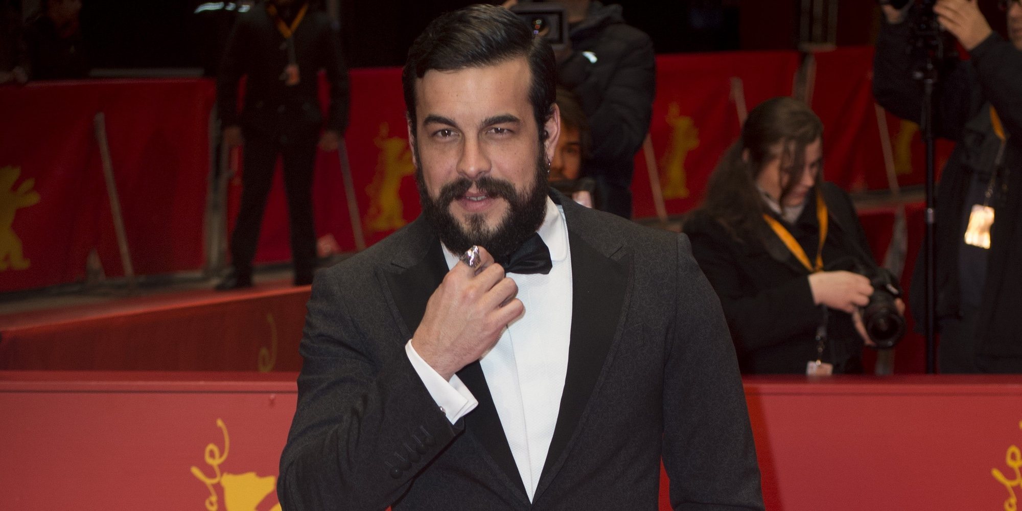 Mario Casas, pillado besando a una mujer que no es Blanca Suárez