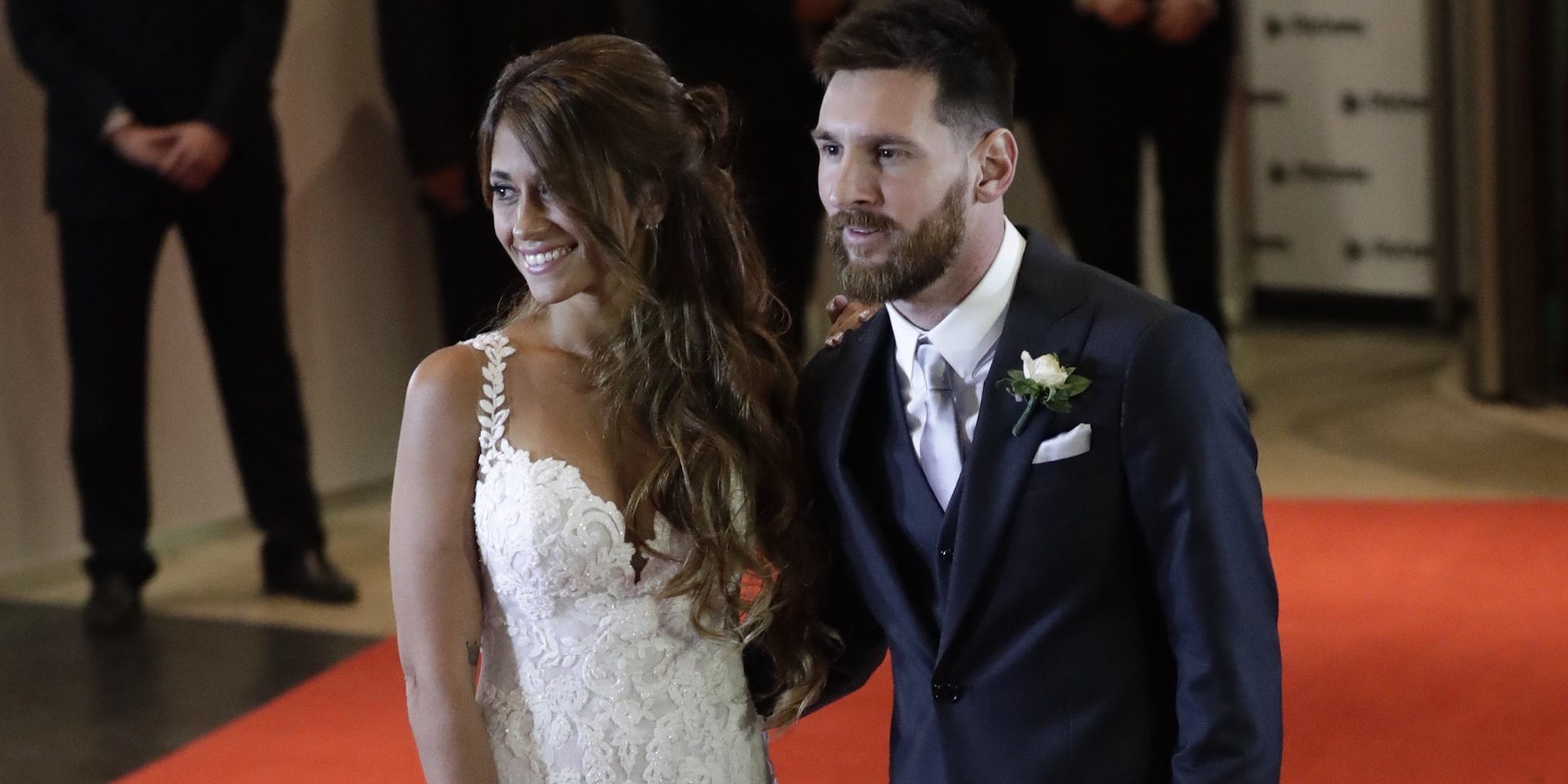 Leo Messi y Antonella Roccuzzo comparten su primera foto familiar con el pequeño Ciro