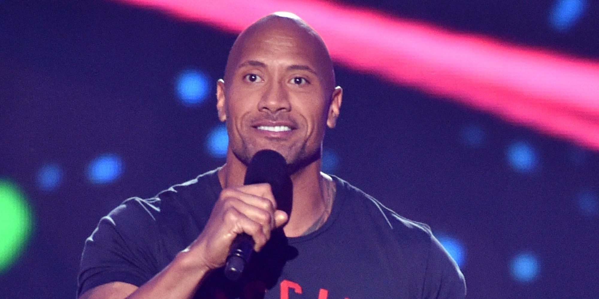 Dwayne Johnson habla de la dura depresión que sufrió tras el intento de suicidio de su madre