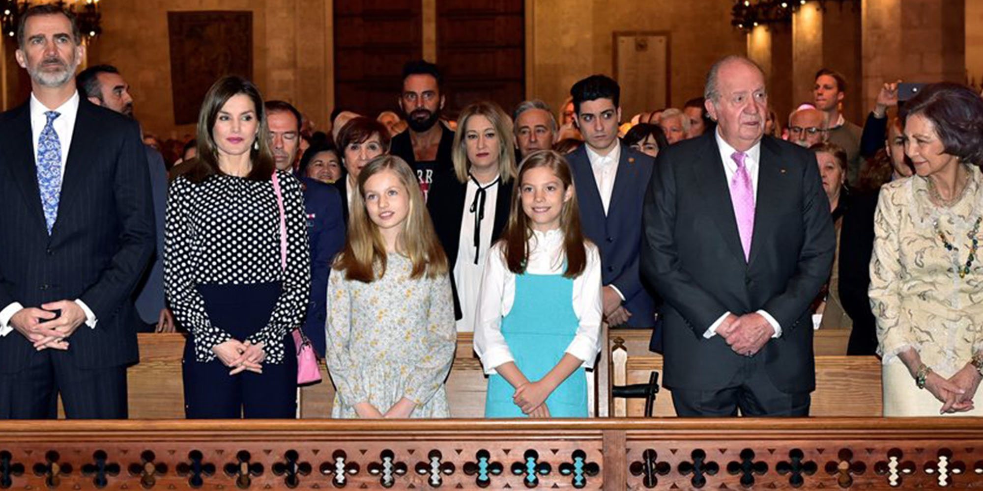 Las infantas Elena y Cristina, muy enfadadas con el episodio de la Reina Sofía y la Reina Letizia