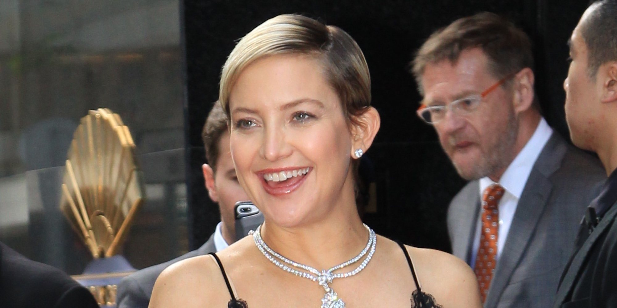 Kate Hudson empieza a lucir barriguita tras anunciar su tercer embarazo