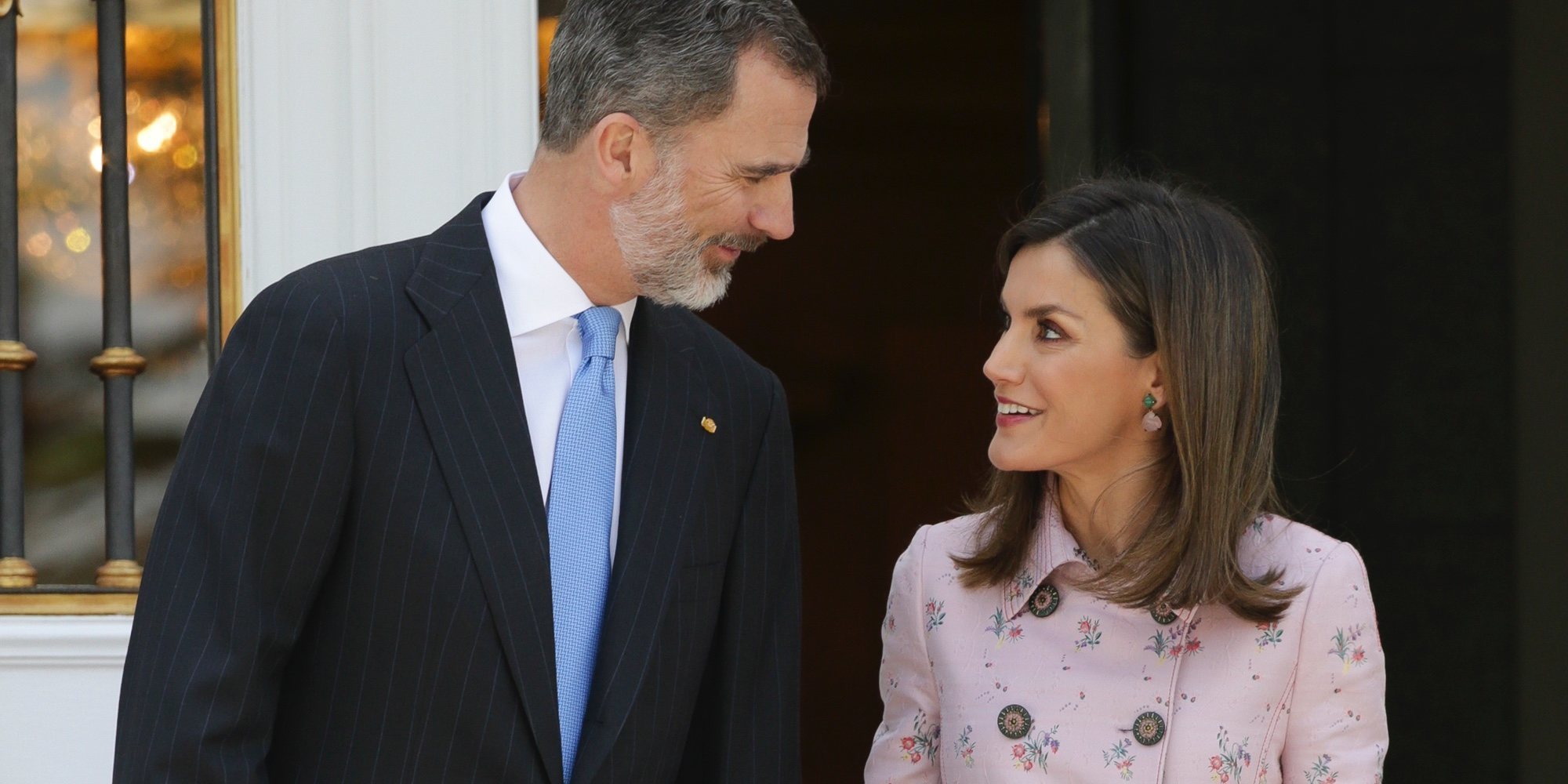 Los Reyes Felipe y Letizia desmienten los rumores de divorcio con gestos de cariño en La Zarzuela