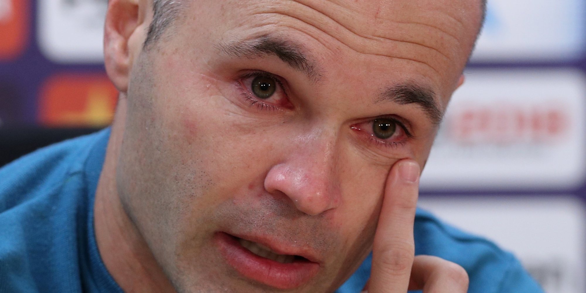 Andrés Iniesta anuncia su marcha del Barça entre lágrimas