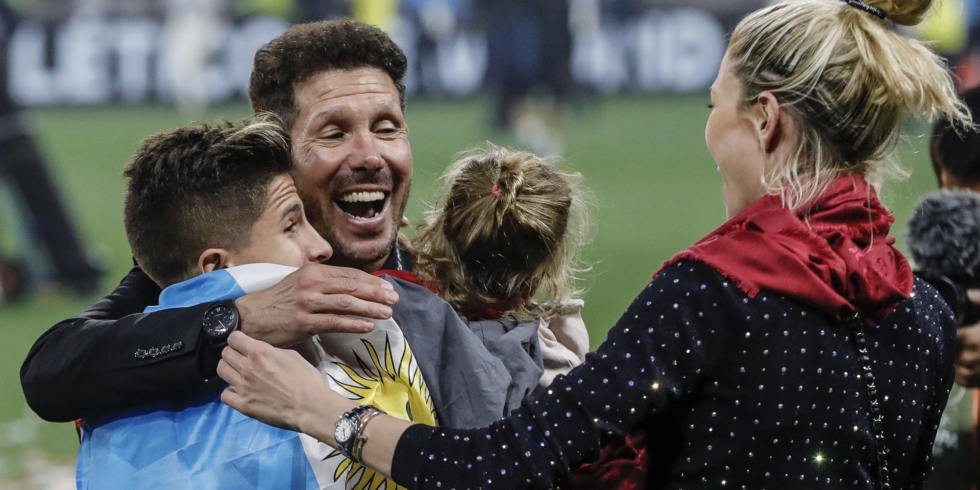 Diego Simeone, feliz con Carla Pereyra y sus hijos por la victoria del Atlético de Madrid en la Europa League