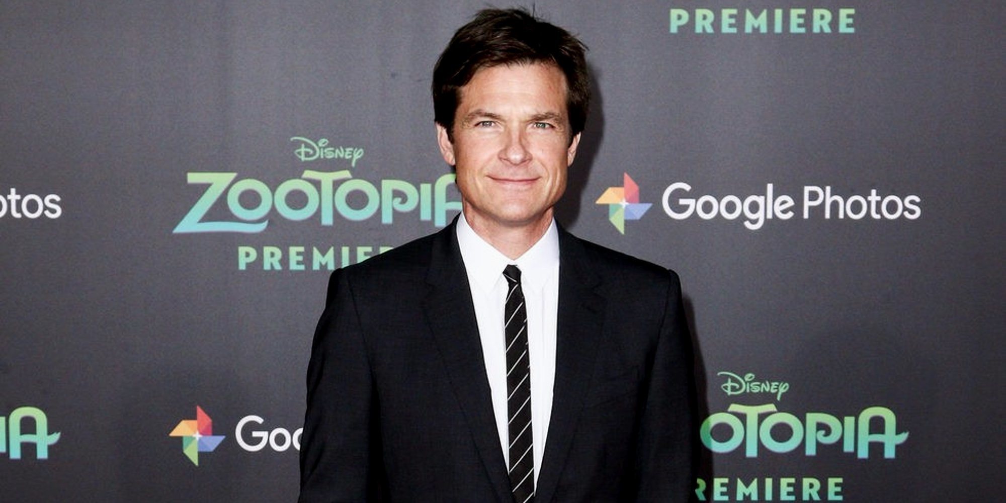 Jason Bateman es criticado por defender a Jeffrey Tambor tras el acoso verbal a Jessica Walker