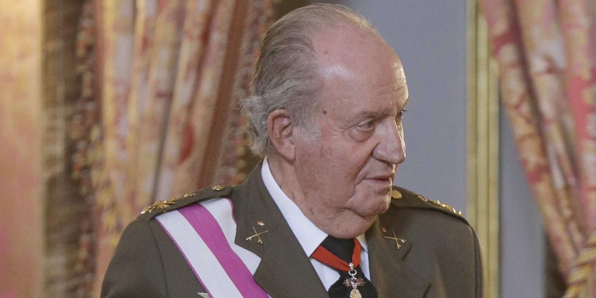 El proceso de recuperación de la operación de rodilla del Rey Juan Carlos le deja en silla de ruedas temporalmente