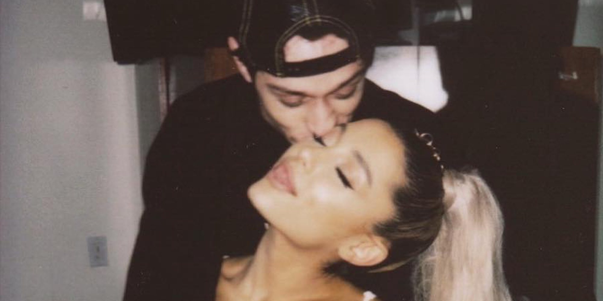 Pete Davidson se hace dos tatuajes en honor a Ariana Grande un mes después de empezar su noviazgo