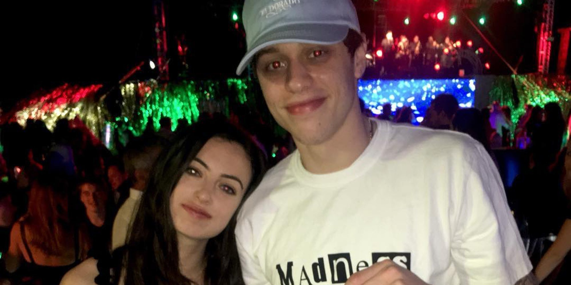 Pete Davidson se tapa un tatuaje con la cara de su exnovia después de comprometerse con Ariana Grande