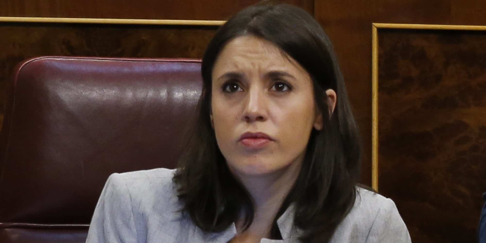 Irene Montero regresa al Congreso muy arropada por todos los diputados tras la muerte de su padre